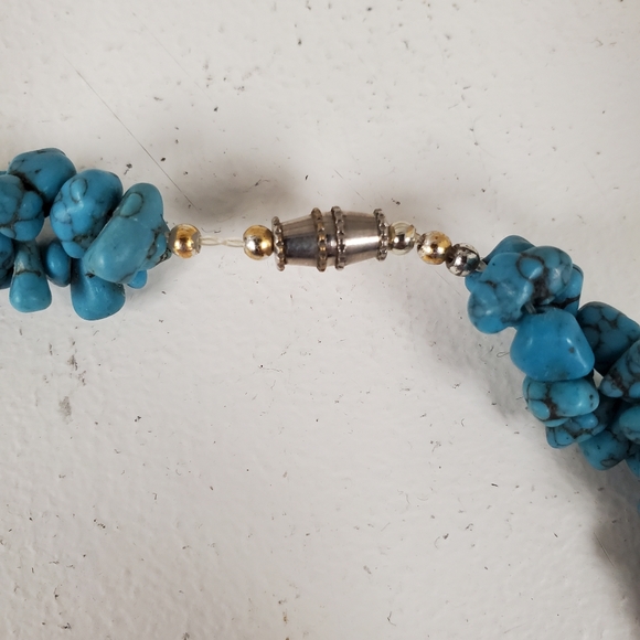 💥3 for $15💥 Beautiful Teal Necklace - Picture 3 of 6